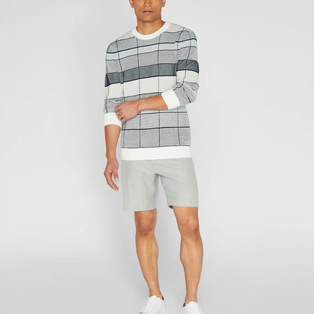 Refined Fashion Short - Brand New - NEVER WORN - Light Grey Base